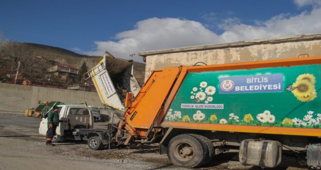 Bitlis Belediyesi özveriyle çalışıyor