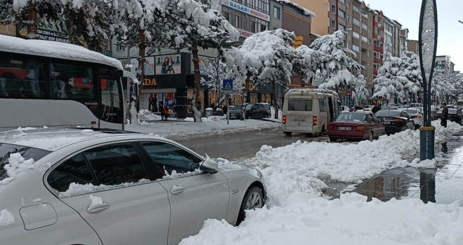 Tatvan'da Kar Yağışı