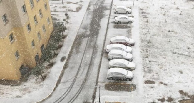 Bitlis’e mevsimin ilk karı yağdı