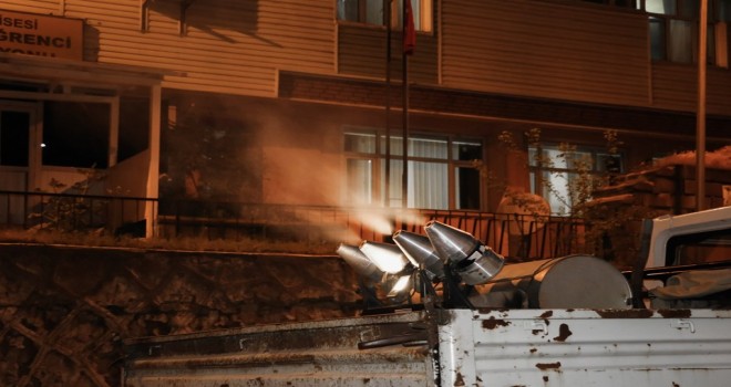 Bitlis Belediyesi'nden haşere ve mikroplara karşı ilaçlama