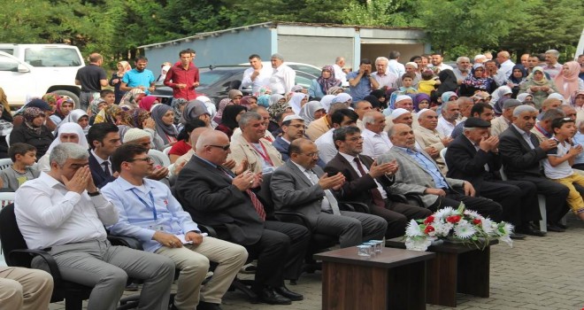 Bitlis'teki hacı adayları kutsal topraklara uğurlandı