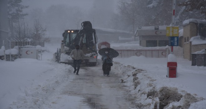 Tatvan’daki Okullar Yarım Gün Tatil Edildi