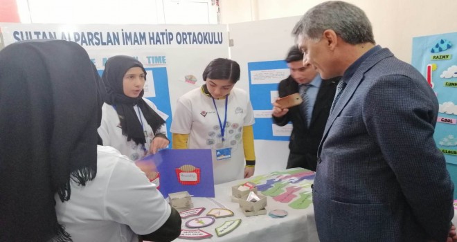 İmam hatip okulu öğrencilerinin TÜBİTAK Bilim Fuarı