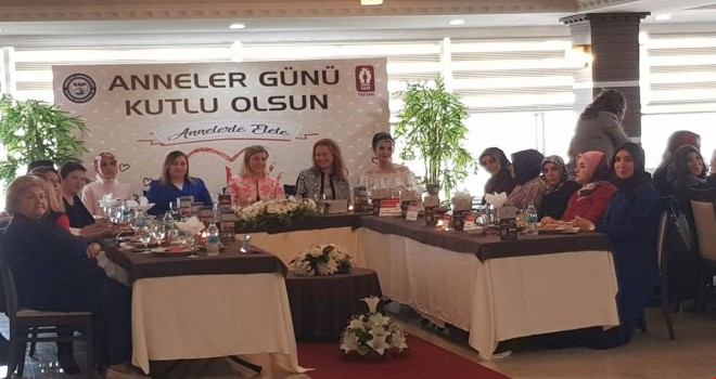 Tatvan’da “Anneler günü” etkinliği düzenlendi