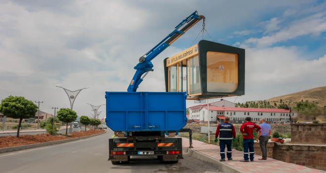 Belediye Otobüs Durakları Yenileniyor