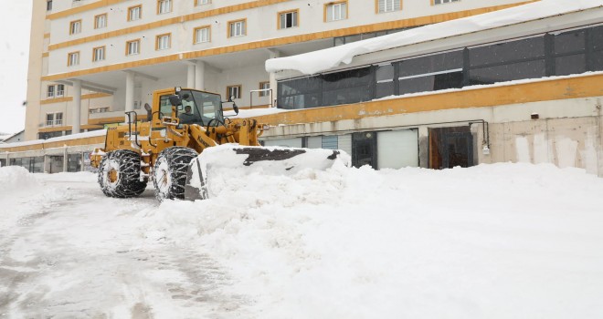 Bitlis'te Karla Mücadele Çalışmaları Sürüyor