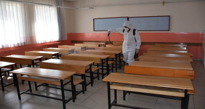 Tatvan’daki Okullarda Dezenfekte Çalışmaları Yapıldı
