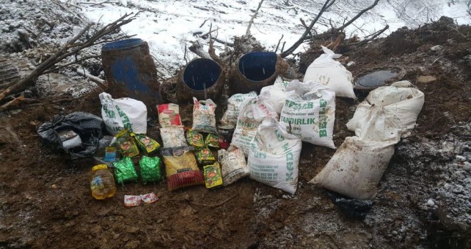 Bitlis Kırsalında PKK’lı Teröristlere Ait Yaşam Malzemesi Bulundu