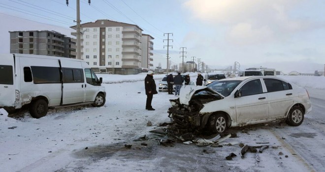 Bitlis'te meydana gelen trafik kazasında 6 kişi yaralandı