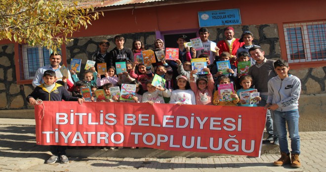 Bitlis Belediyesi köy çocuklarını tiyatro ile buluşturdu