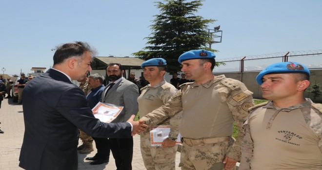 Vali Çağatay, JÖH timlerine başarı belgesi verdi