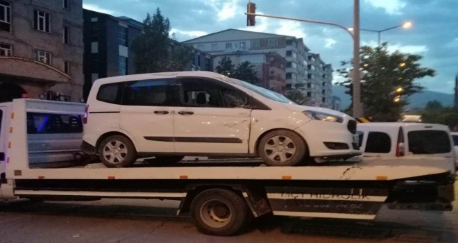 Tatvan'da zincirleme trafik kazasında 5 kişi yaralandı