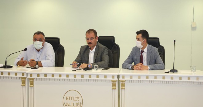 Bitlis’te Aşıyla Alakalı Muhtarlar Toplantısı Gerçekleştirildi