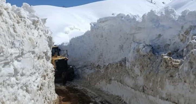 Hizan’da Kapanan Köy Yolları Ulaşıma Açıldı