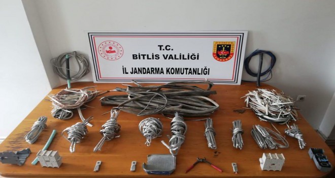 Ahlat’ta hırsızlık şüphelisi 3 kişiye 9 bin 450 TL ceza kesildi