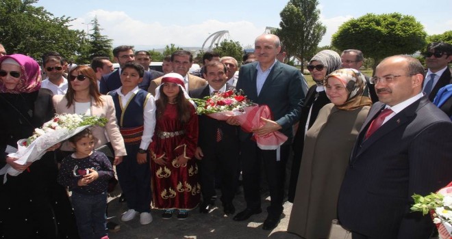 Bakanı Kurtulmuş Ahlat'ı ziyaret etti