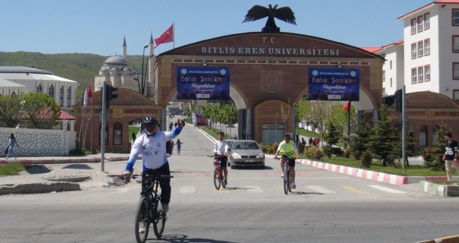 Bahar Şenliklerine Aktivistler ve Öğrenciler Destek Verdi