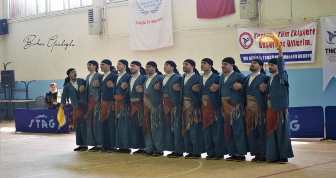 Tatvan Halk Eğitimi Merkezi folklor ekibi il birincisi oldu