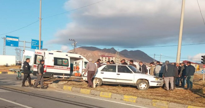 Tatvan’da Trafik Kazası 1 Yaralı