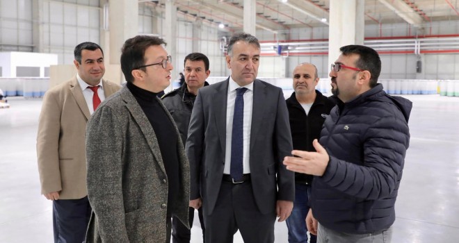 Vali Çağatay İplik Fabrikasında İncelemelerde Bulundu