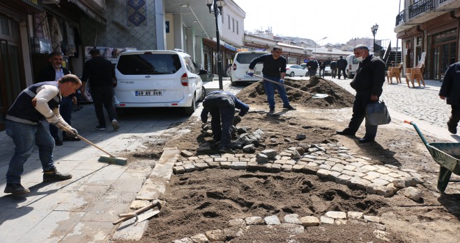 Bitlis’te Kışın Bozulan Yollar Onarılıyor