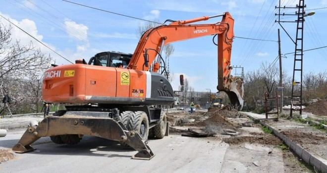 Tatvan'da Altyapı Çalışmaları Devam Ediyor