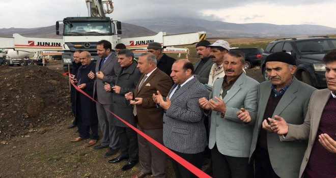 Tatvan’da yeni bir caminin temel atma töreni düzenlendi