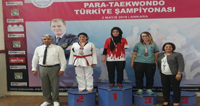 Taekwondonun “altın kızı” Türkiye şampiyonu oldu