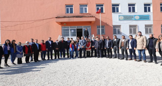 Ahlat’ta 50 Yıllık Atıl Okulu Dönüştürüp Hizmete Açtılar