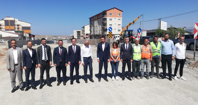 Bakan Uraloğlu Tatvan’daki Karayolu Çalışmalarını İnceledi
