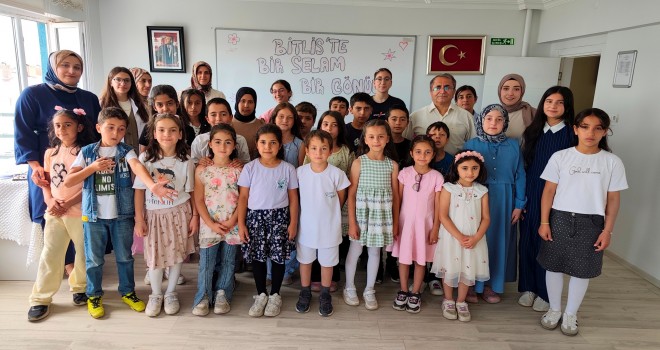 Bitlis’teki çocuklar iki hastada işaret dilini öğrendi