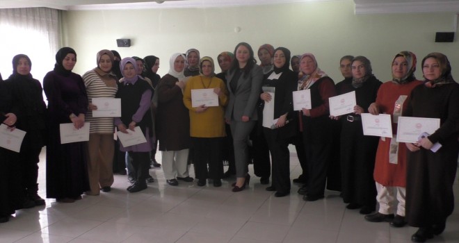 ADEM’deki Kursları Başarıyla Tamamlayan Kadınlara Sertifika Verildi