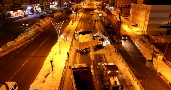 Karayolları Ekipleri Karla Mücadele Çalışmalarını Aralıksız Sürdürüyor