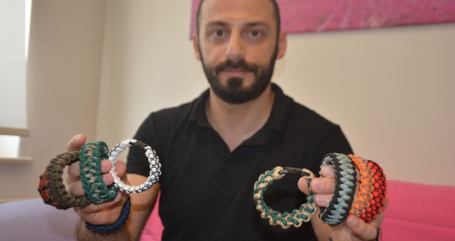 Paracord ile hayat kurtaran aksesuarlar ve hediyelik eşyalar üretiyor