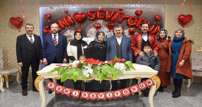 Tatvan’da Sevgililer Günü’nde 14 Nikah Kıyıldı