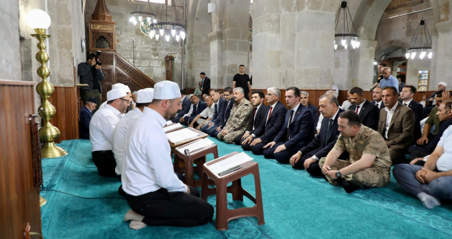 Şehitler İçin Bitlis’te Mevlid-i Şerif Programı Düzenlendi