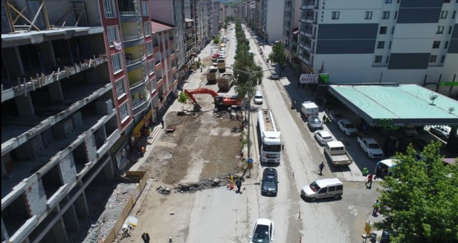 Tatvan Cumhuriyet Caddesi’nde Asfalt Çalışmaları Başladı