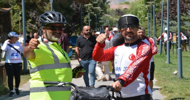 4. Van Denizi Bisiklet Festivali’ne Katılan Gönüllüler Tatvan’a Vardı