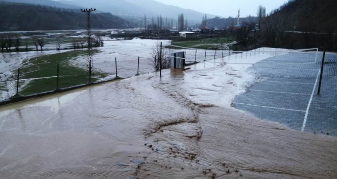 Yağışlardan Dolayı Bitlis’teki Bazı Köylerde Sel Felaketi Yaşandı