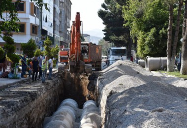 Tatvan’da Tek Yön Altyapı Çalışmaları Devam Ediyor