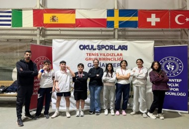 Tatvanlı Öğrenciler Teniste Türkiye Finallerine Yükseldi