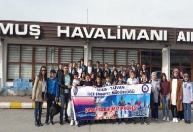 Tatvan Emniyet Müdürlüğü öğrenciler için 3 günlük gezi programı düzenledi