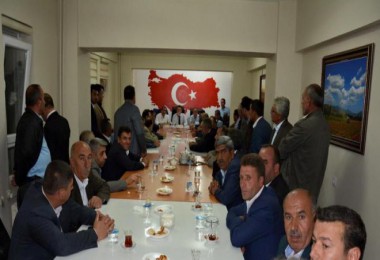 Bitlis Milletvekilleri Güroymak’taki muhtarlarla toplantı yaptı