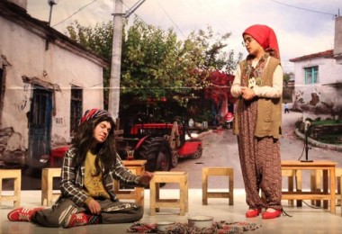 Bitlis Belediyesinden Öğrencilere Tiyatro keyfi