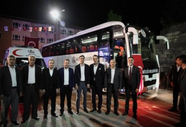 Bitlisli işadamlarından memleketlerine hediye ambulans ve otobüs