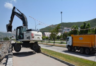 Tatvan Belediyesi Van Gölü’nde Temizlik Çalışması Başlattı