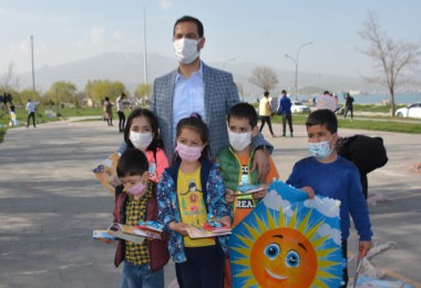 Tatvan’daki Özel Eğitim Gereksinimli Çocuklar İçin Uçurtma Etkinliği Düzenlendi