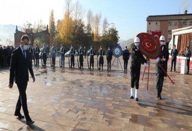 Bitlis’te 10 Kasım Atatürk’ü Anma ve Çelenk Sunma Töreni Düzenlendi