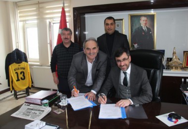 Bitlis Belediyesi’nden işçiyi sevindiren sözleşme