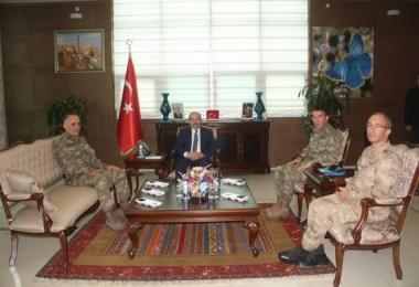 8. Kolordu Komutanı Erbaş, Vali Ustaoğlu’nu ziyaret etti.